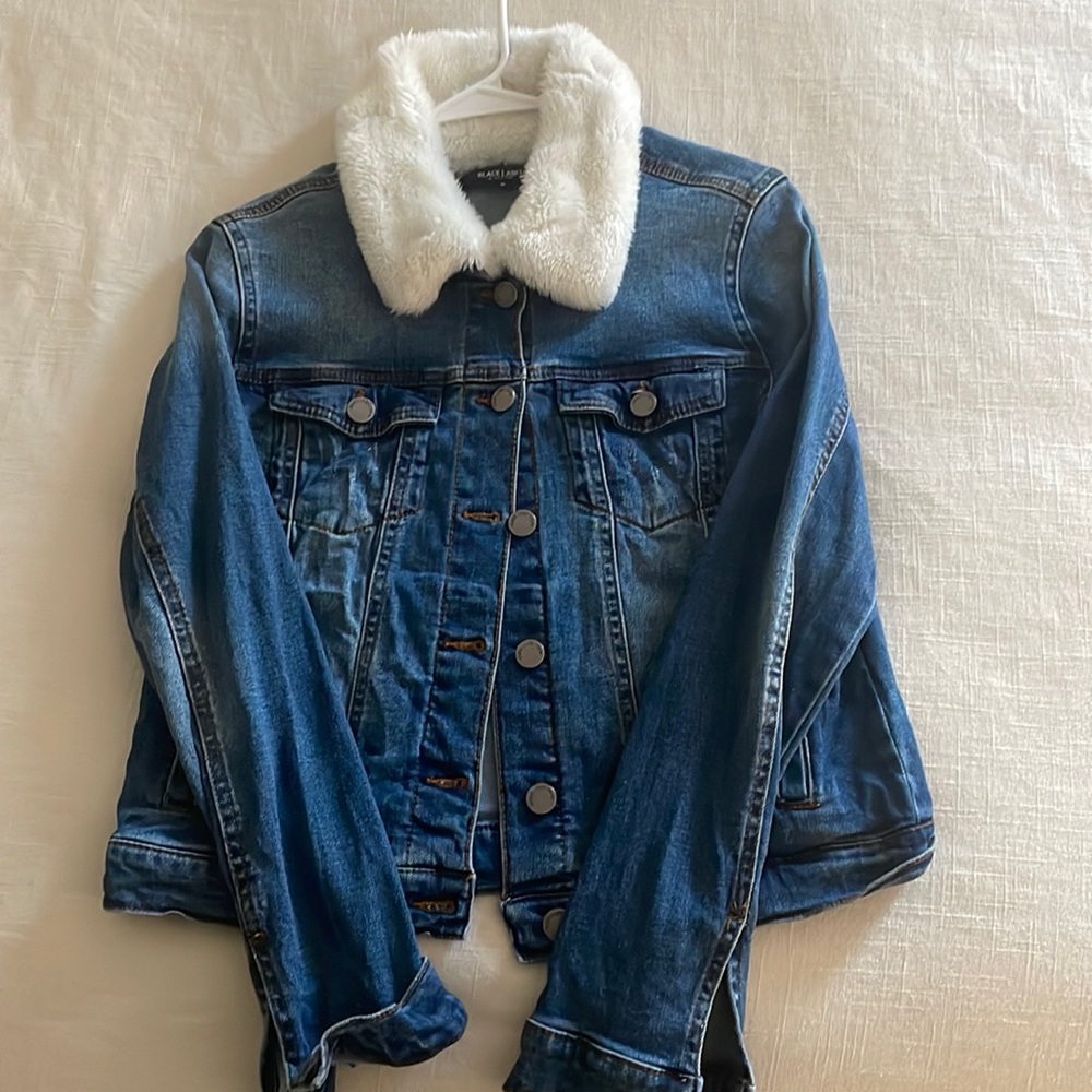 Worn once - Jean jacket with faux fur collar